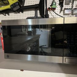 GE Microwave - 3 In 1 With Air Fryer, Broiler, And Convection