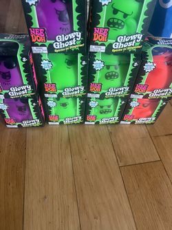 1 Set Of Two Glowy Ghost