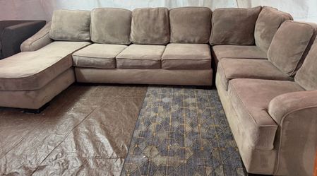 Big grey sectional good condition clean we sell all the time delivery $40 local