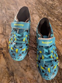 TodaySunny Youth Soccer Cleats EUR 33