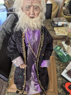 Wizard doll w/stand