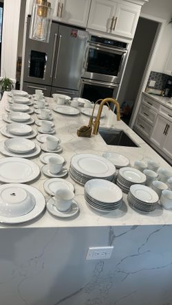 Carlion china 16 serving dinner set with 8 pieces serving dishes