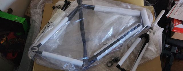 BRAND NEW Leader Renovatio Bike Frameset 58cm