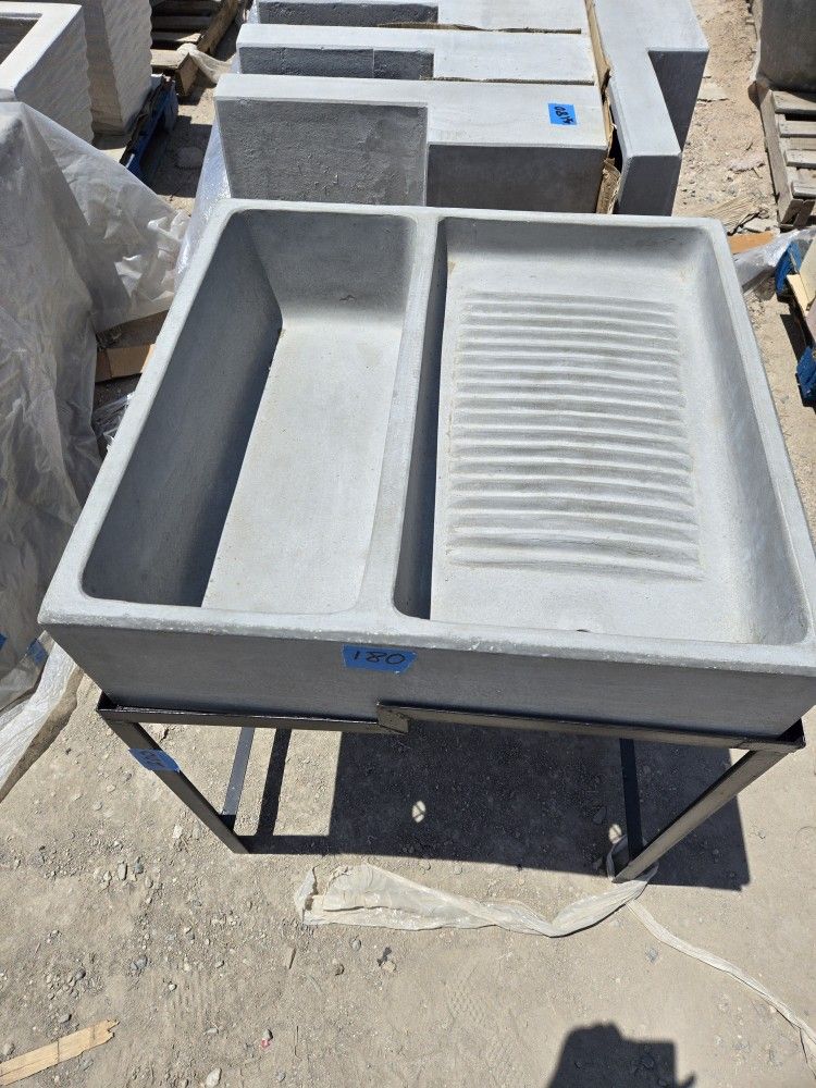 CONCRETE UTILITY SINKS ( LAVADEROS) $180 EACH ( METAL BASE $200 EACH)