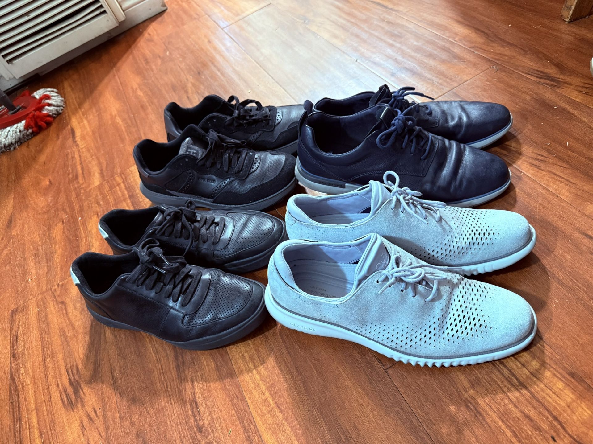 semi use shoes good condition size 10.5