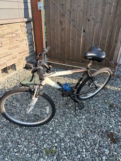 Columbia bike bicycle 26” tires