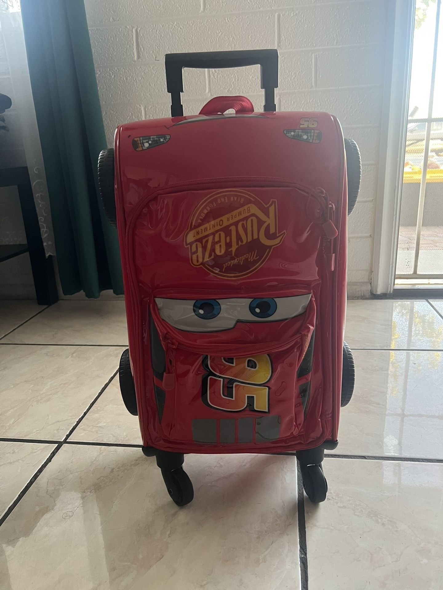 Cars/lightening McQueen Suitcase
