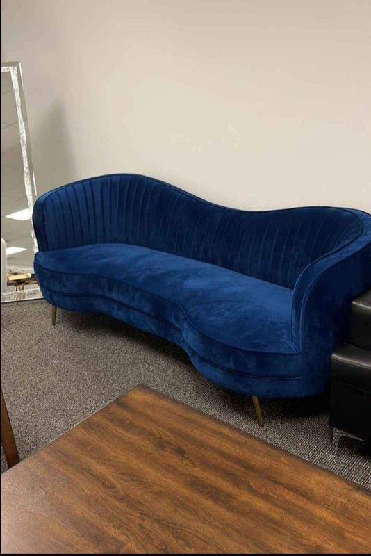 Sophia Upholstered Camel Back Sofa Blue
Coaster$10 Down Payment And Financing Available
