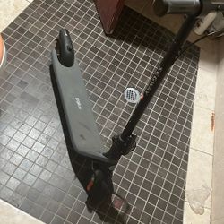 Segway Ninbot E Scooter Comes With Charger