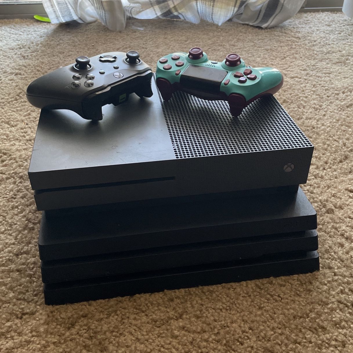 PS4 Pro, Xbox One Combo 