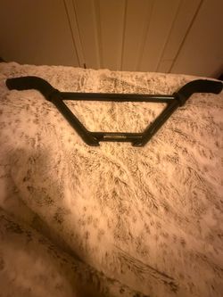 Throne stock bars black