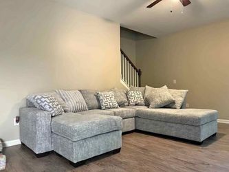 Brand New Grey U-Shaped Sectional Sofa w/ Throw Pillows