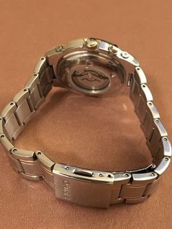 Sale Pending * Seiko Kinetic 5M62-0BJ0 Two-Tone Watch for Sale in Kent, WA  - OfferUp