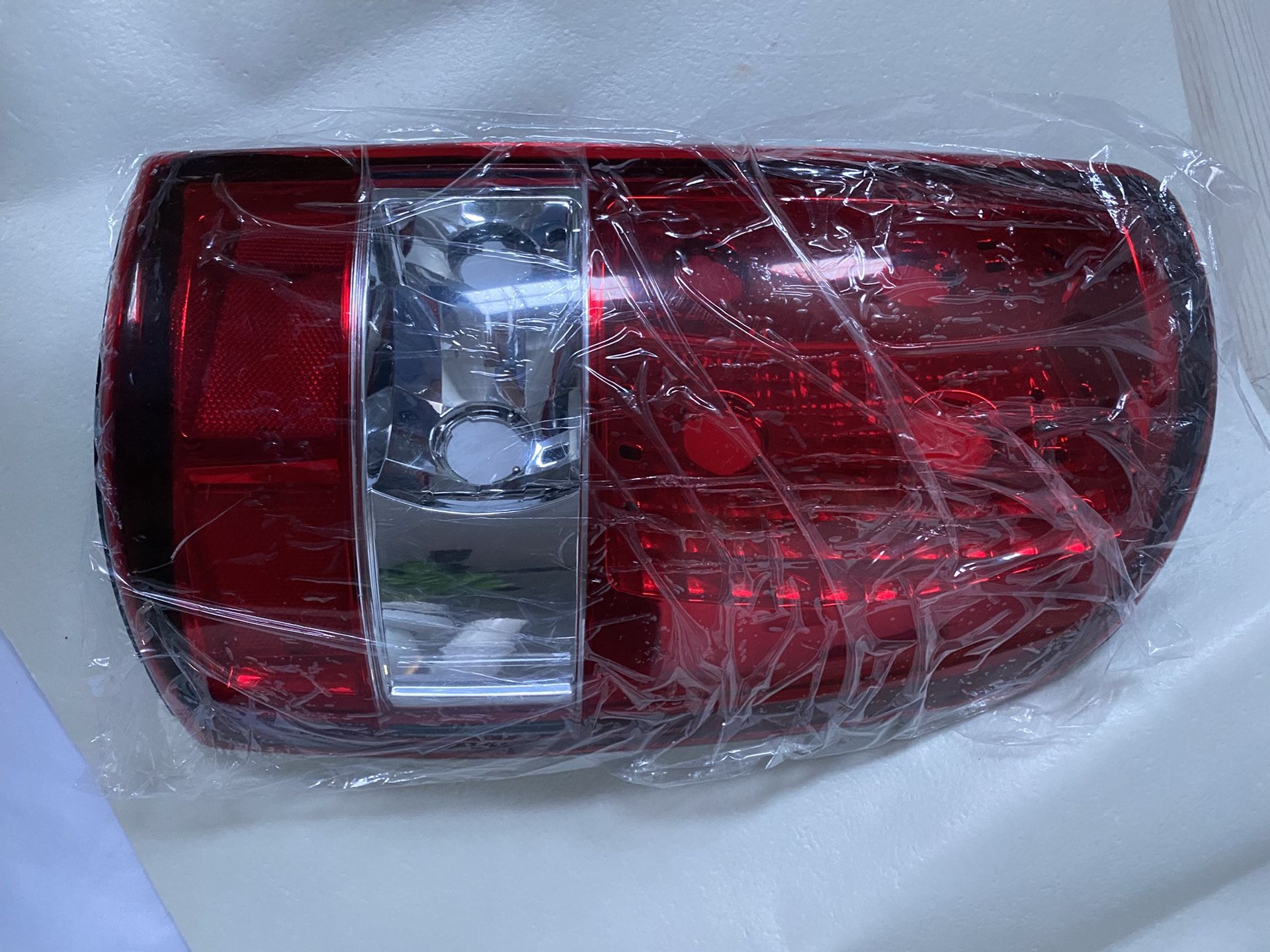 Tail Light Compatible With 2000-2006 Chevy Tahoe Suburban GMC Yukon Right Rear