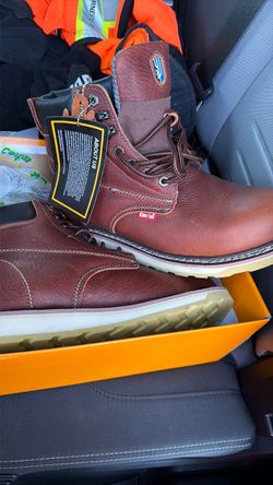 Cactus ? New boots? Size 10? Men’s new in box