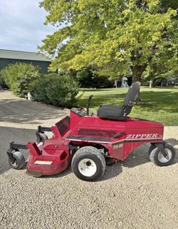ZIPPER TS 20 ZERO TURN MOWER