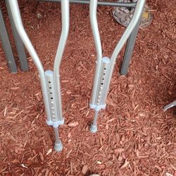 Crutches 