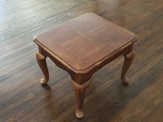 Wood End or Corner Table