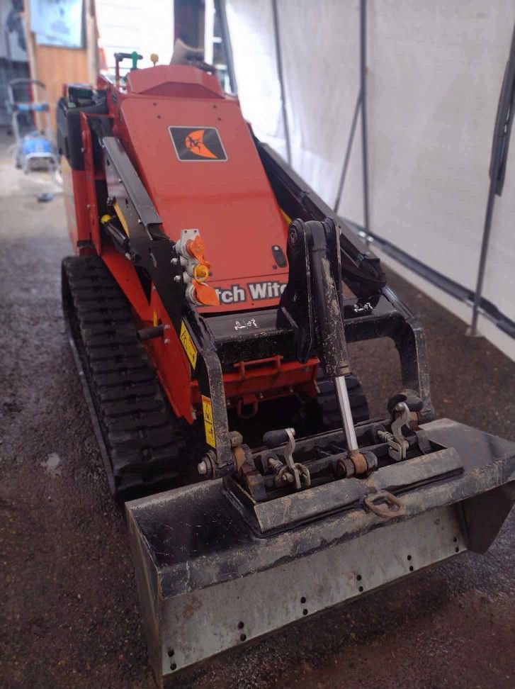 Ditch Witch Sk800 for Sale in Everett, WA OfferUp