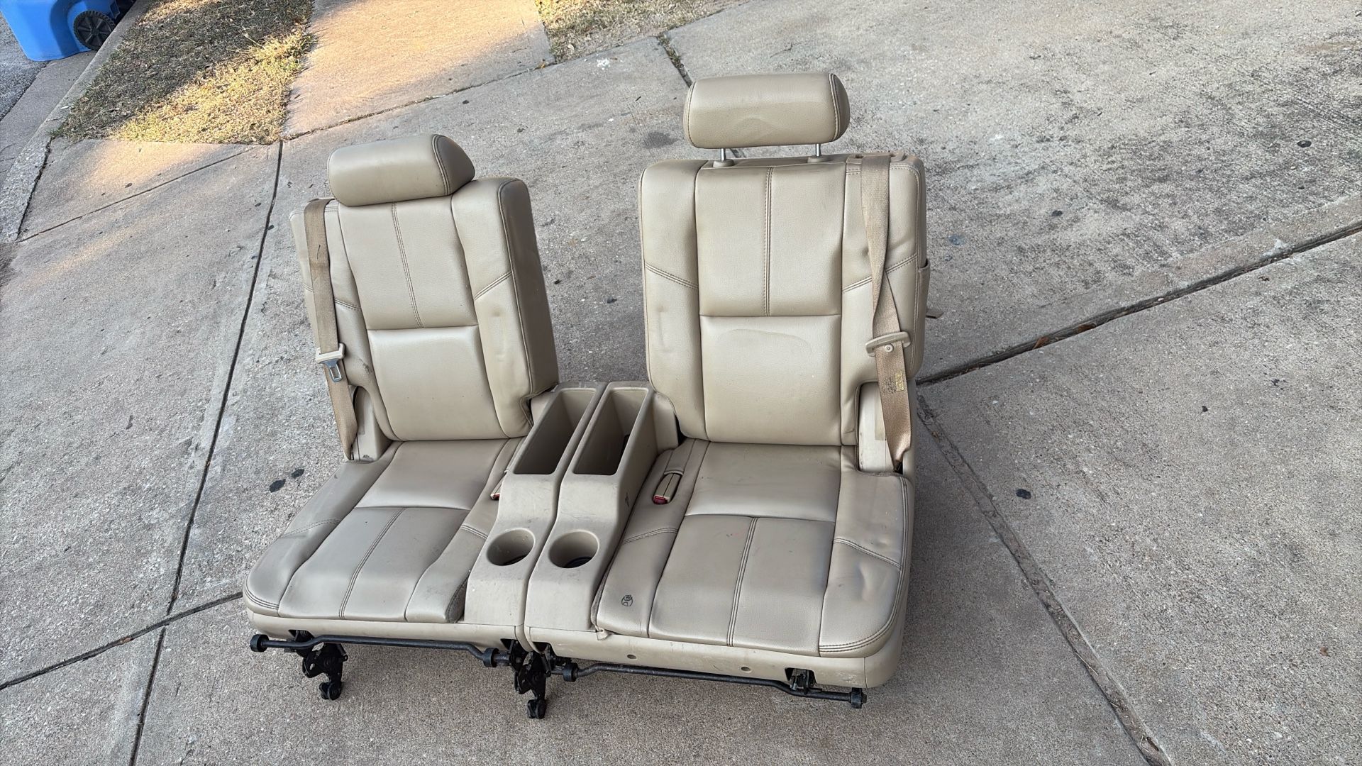 Gratis Asientos Para Chevy Tahoe O Suburban.  