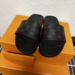 Louis Vuitton Monogram Slides