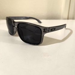 Oakley Holbrook Sunglasses - No Damage - Pick Up Costa Mesa 