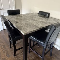 Dining table + 4 chairs
