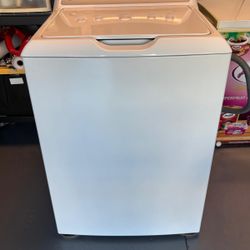 Washer Almost New GE Washer  Large Capacity 