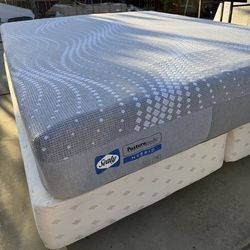 Sealy Posturepedic Hybrid Cal King Bed and Box
