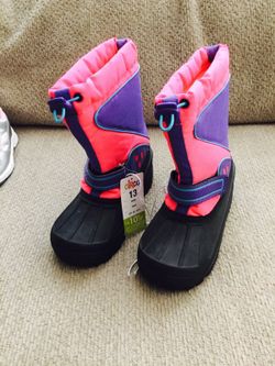 Girls size 13 boots (brand new)
