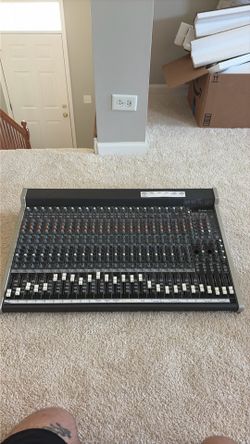 Mackie 2404-VLZ3 24 Channel/ 4 Bus Sr Mixer with USB