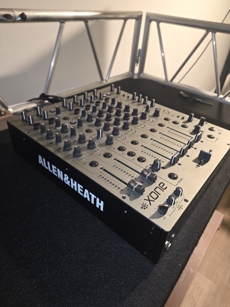 Allen & Heath Xone:96 DJ Mixer – Excellent