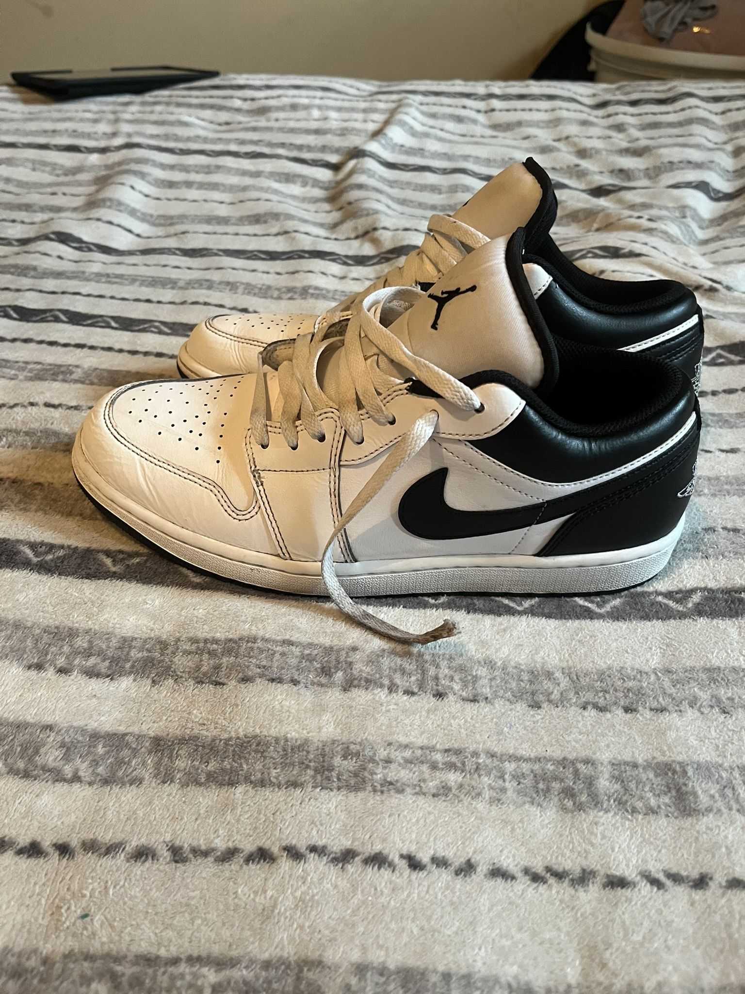Jordan 1 Low OG Black And White size 10