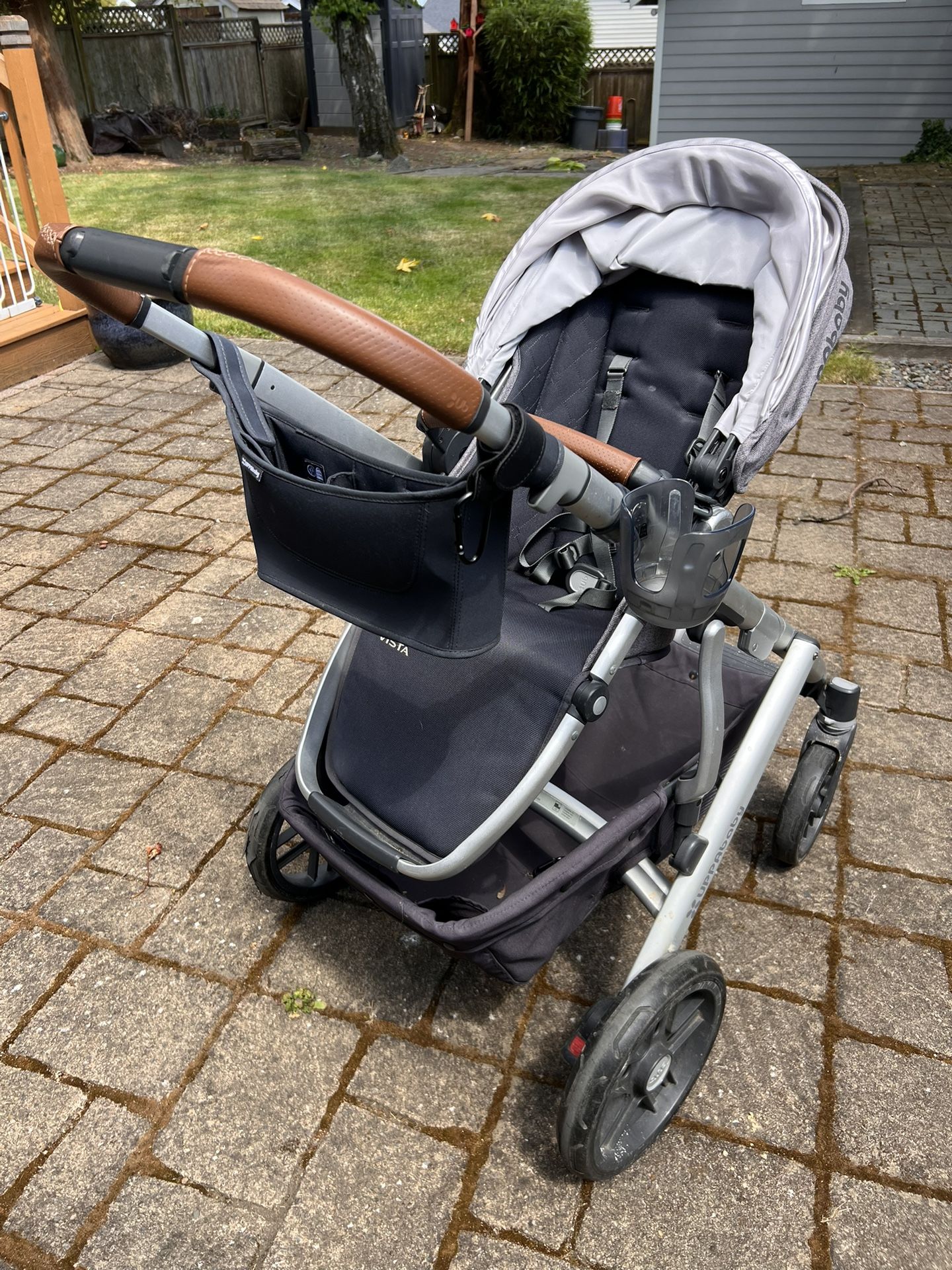 Uppababy Vista V2 Stroller And Bassinet