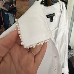 Fitted women’s button up with pearl details