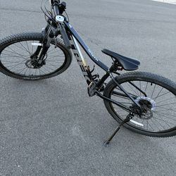 2023 Trek Marlin 5