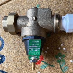Watts LFN45B-M1 water pressure reducing valve: cash or trade