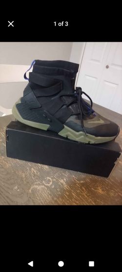 Nice and clean Nike shoes size 10 first come first serve 25  Hemet by the DMV