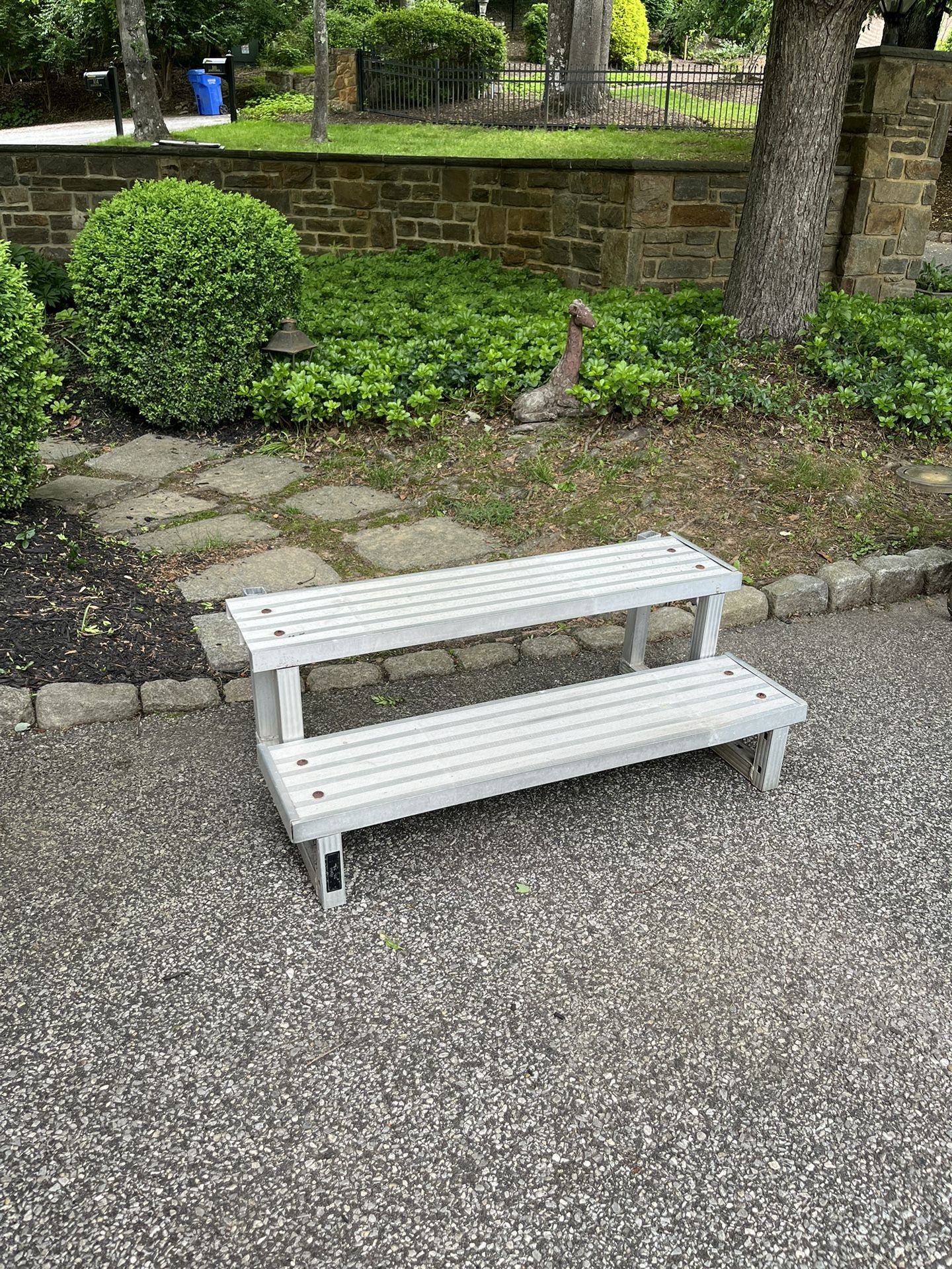 Aluminum Steps / Platform - Portable, sturdy, lightweight - 2 Steps high