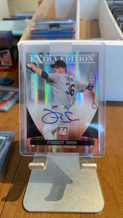 2011 Autographed Panini-Donruss Elite Forrest Snow