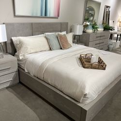 City Furniture King Bed Set. 