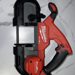 Milwaukee bandsaw (NEW)