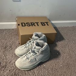 Yeezy Boots Salt Color Size 9 Men