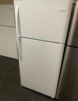Frigidaire Top Freezer Refrigerator White