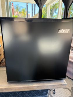 Arctic King Mini Fridge - Open Box / Brand New Condition
