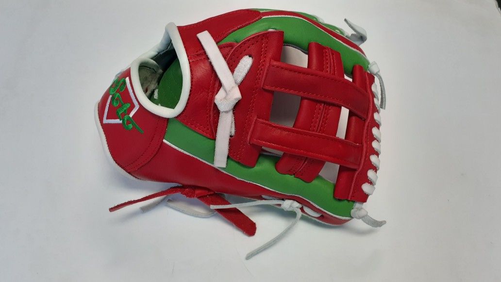 Baseball/ softball glove made in Mexico