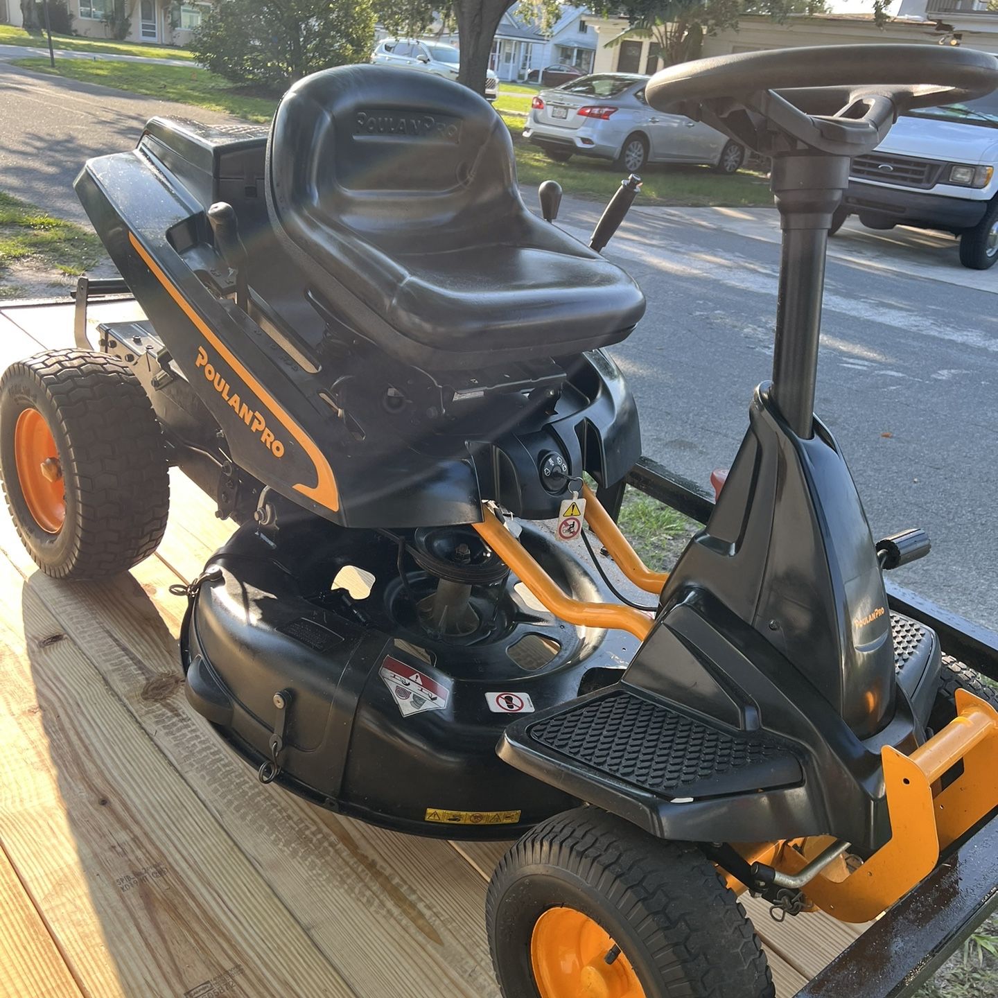 2022 POULAN PRO RIDING MOWER 30 INCH DECK GREAT CONDITION READY TO CUT for Sale in St. Cloud FL OfferUp