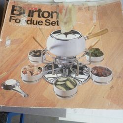 Vintage max Burton fondue set.