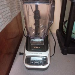 Ninja  Professional Blender 