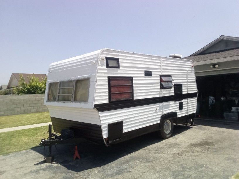1983 Camper Trailer